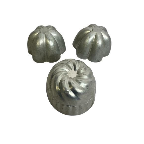 Vintage Silver Aluminum Jello Molds Tart Baking Pans Round Lot of 3 - Picture 1 of 6